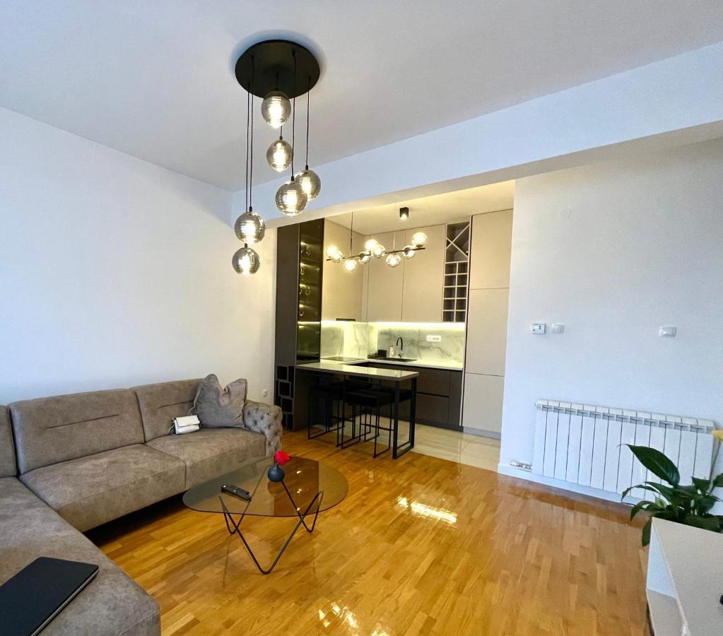 Vista Apartment เทรบินเย ภายนอก รูปภาพ