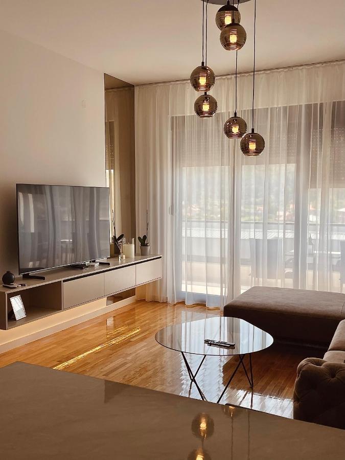 Vista Apartment เทรบินเย ภายนอก รูปภาพ