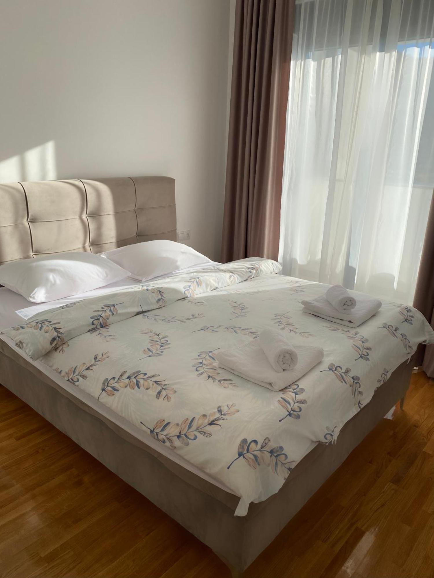 Vista Apartment เทรบินเย ภายนอก รูปภาพ