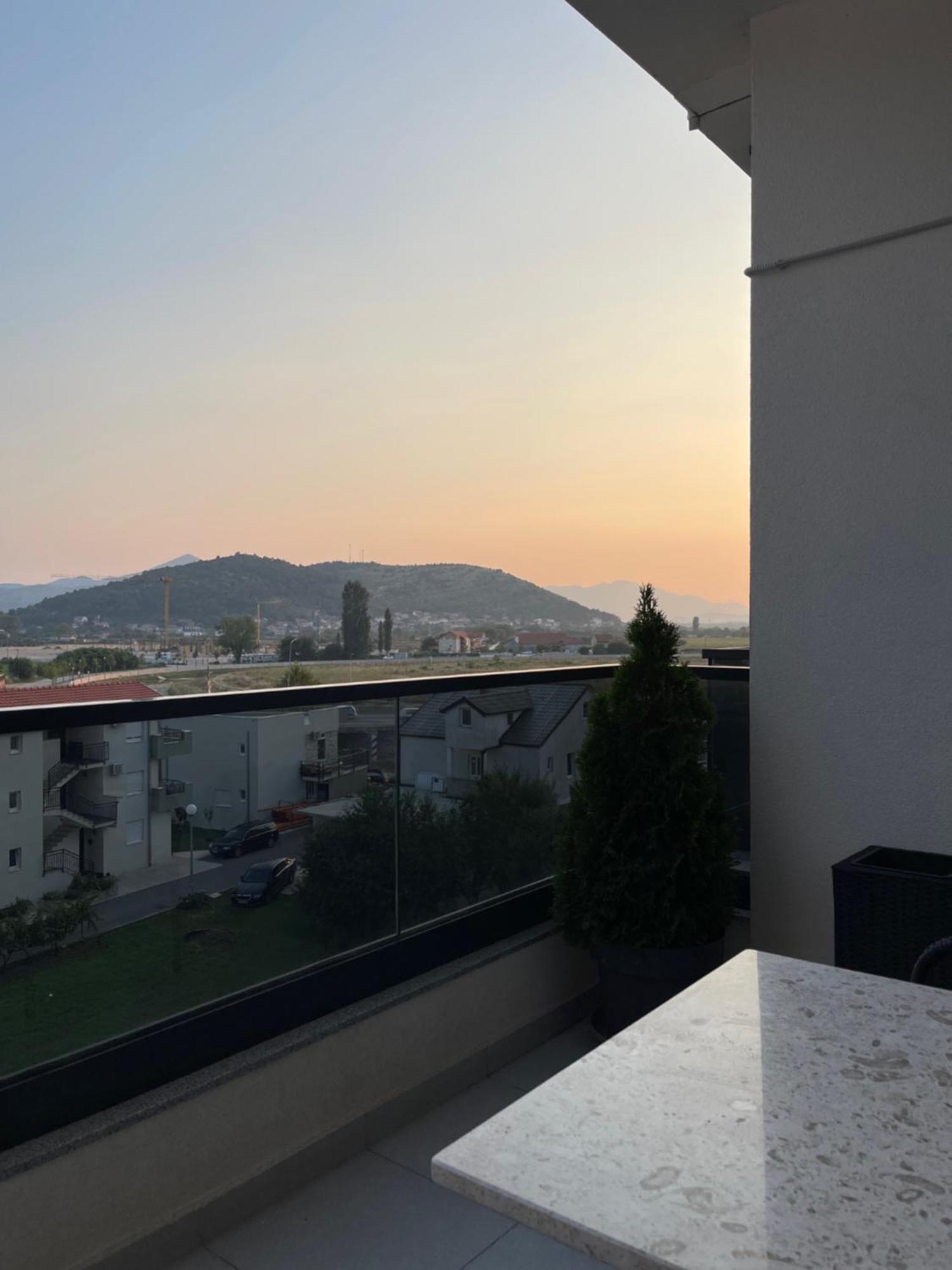 Vista Apartment เทรบินเย ภายนอก รูปภาพ